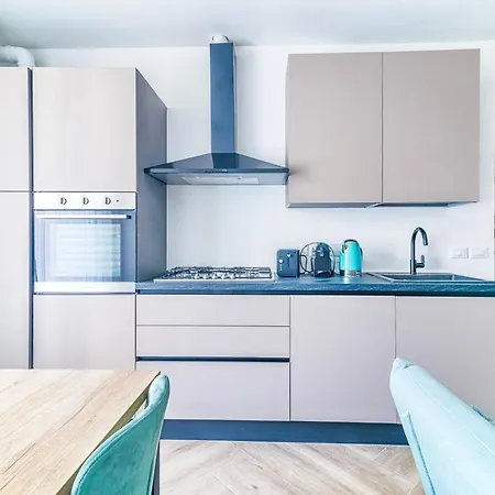 Elegant Turquoise Apartment Trieste