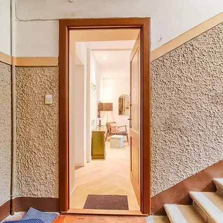 Elegant Turquoise Apartment Trieste